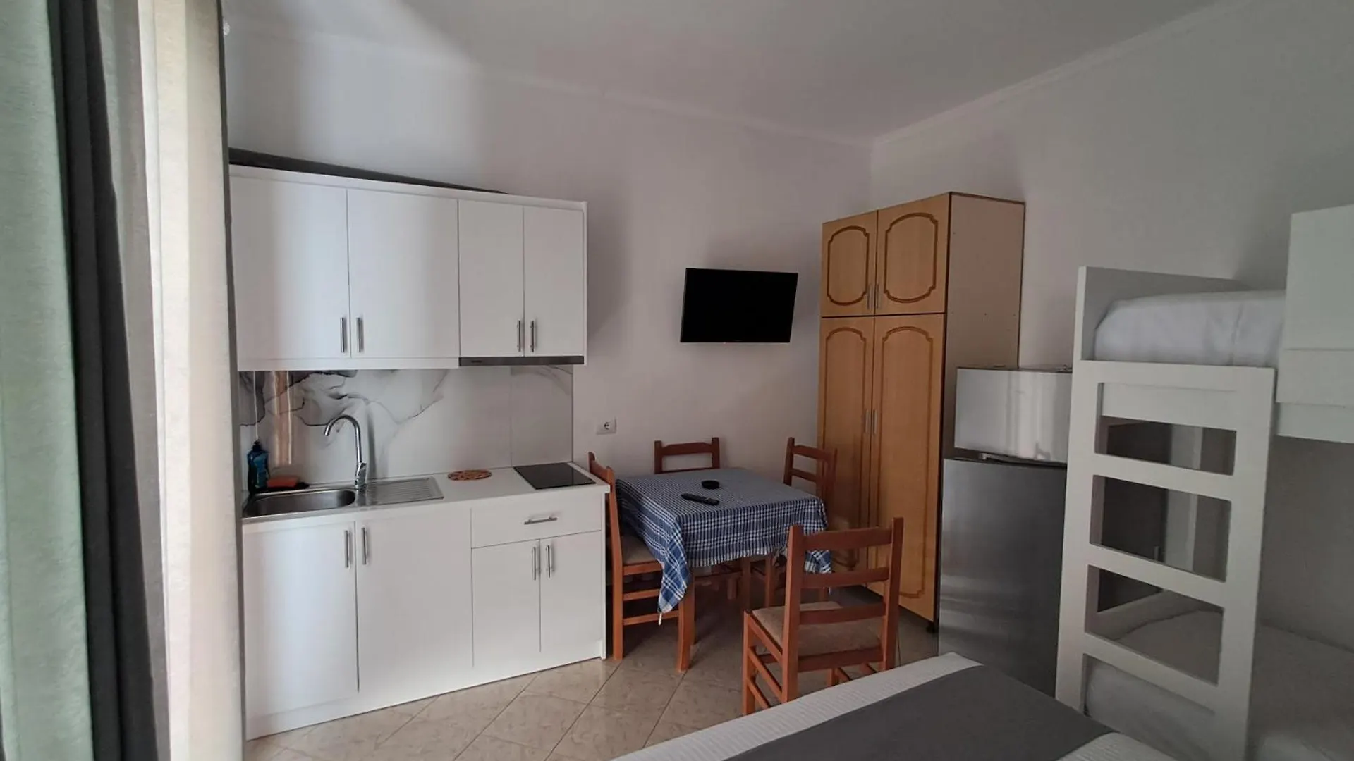 Apartment Artan Skenderaj Ksamil
